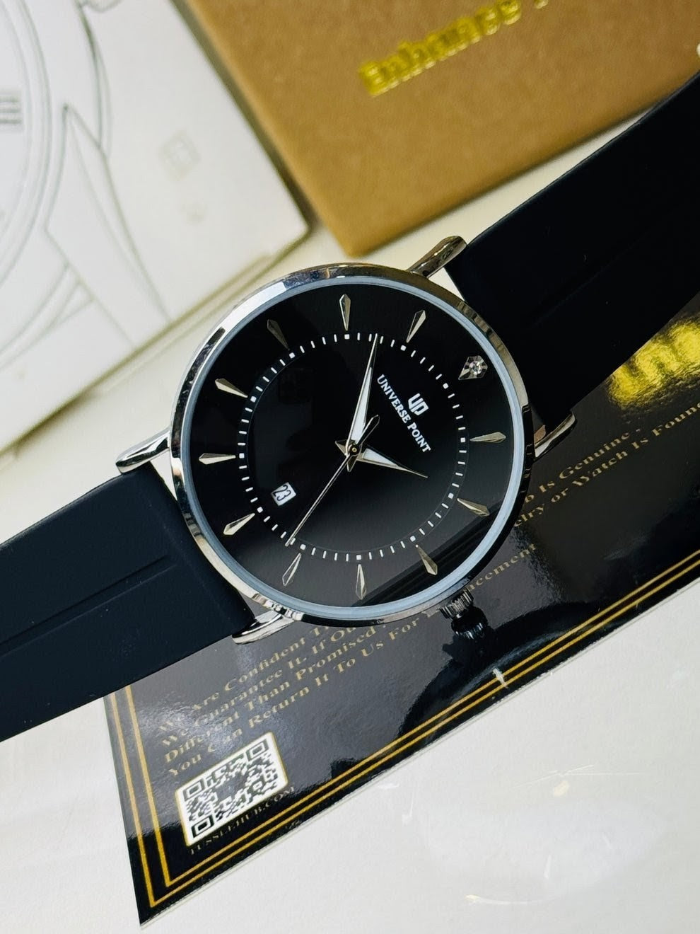 Black Silver Slim Balloon Universe Point Watch