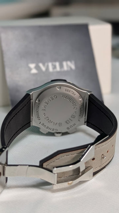 Minimal Ash Grey Hologram Leather Branded Watch